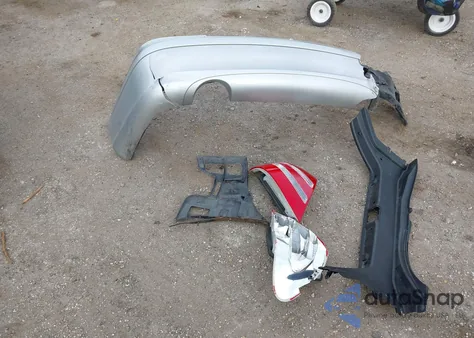 2004 Mercedes-Benz Clk 320 из США, поврежденный, VIN WDBTJ65J04F098737